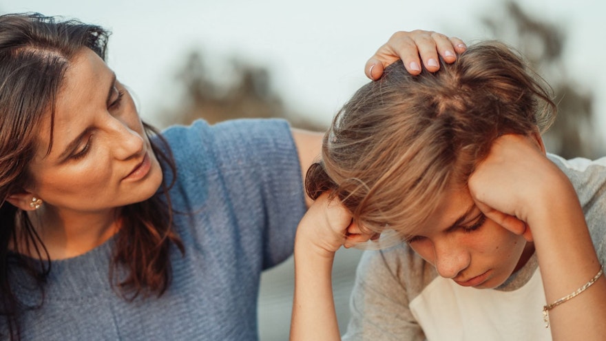 une mère et son enfant qui se demande comment peut-il s'orienter en troisième. Quels sont les enjeux et les défis auxquels il va devoir faire face