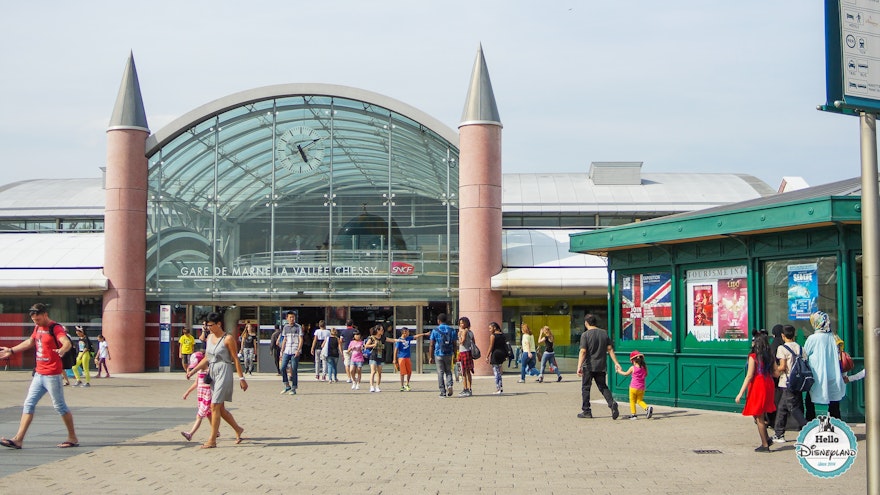 Disney Marne la Vallée train station left luggage service