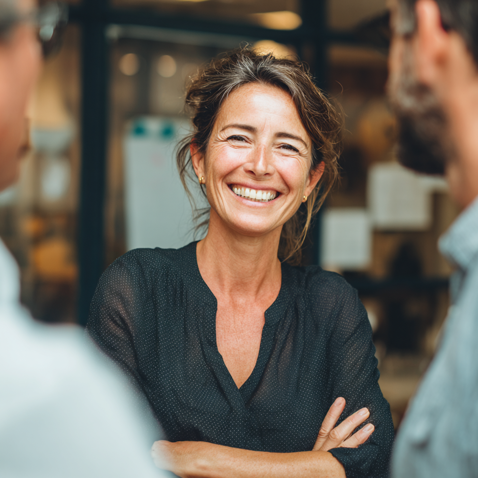 Dirigeant de PME en réunion avec un Fractional CMO