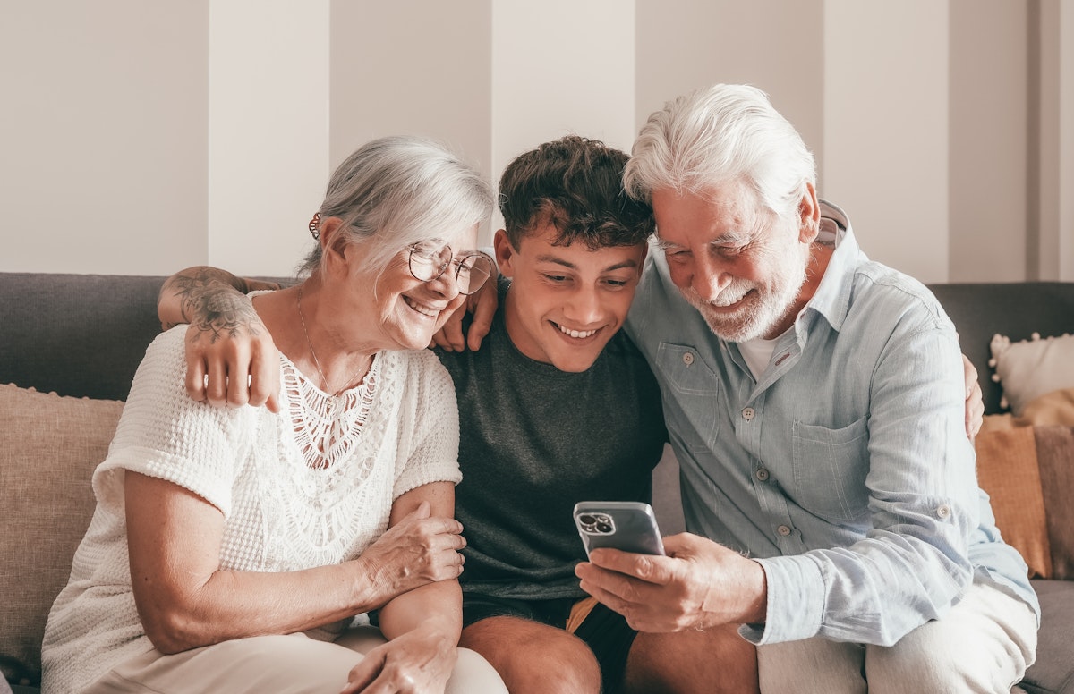 Couple comparing will maker platforms