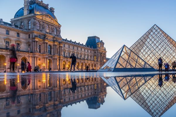 vivre à paris pyramides du Louvre
