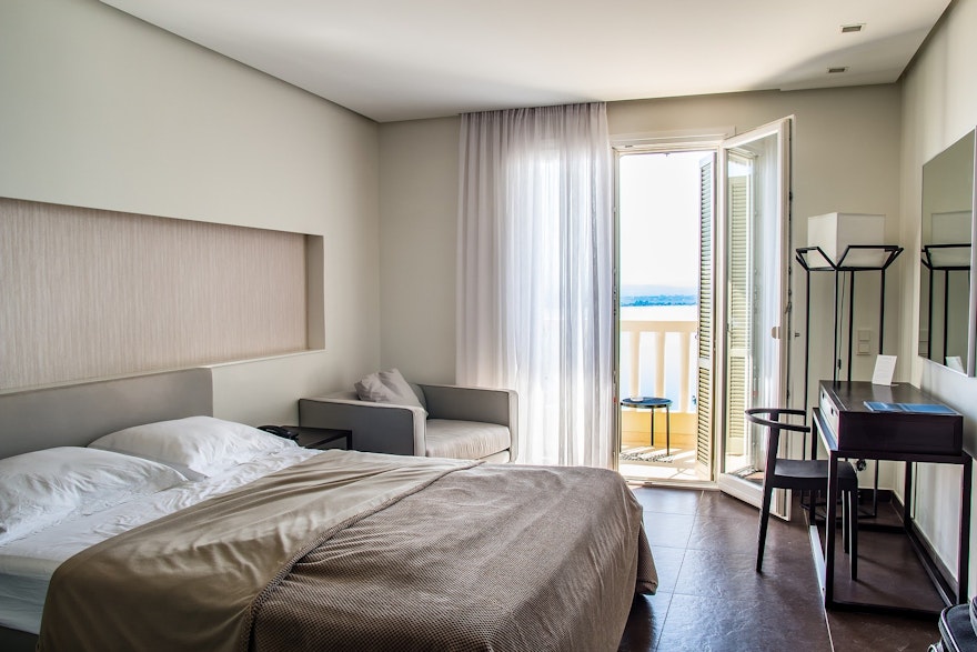 How to Use Text Message Marketing For Hotel Business?