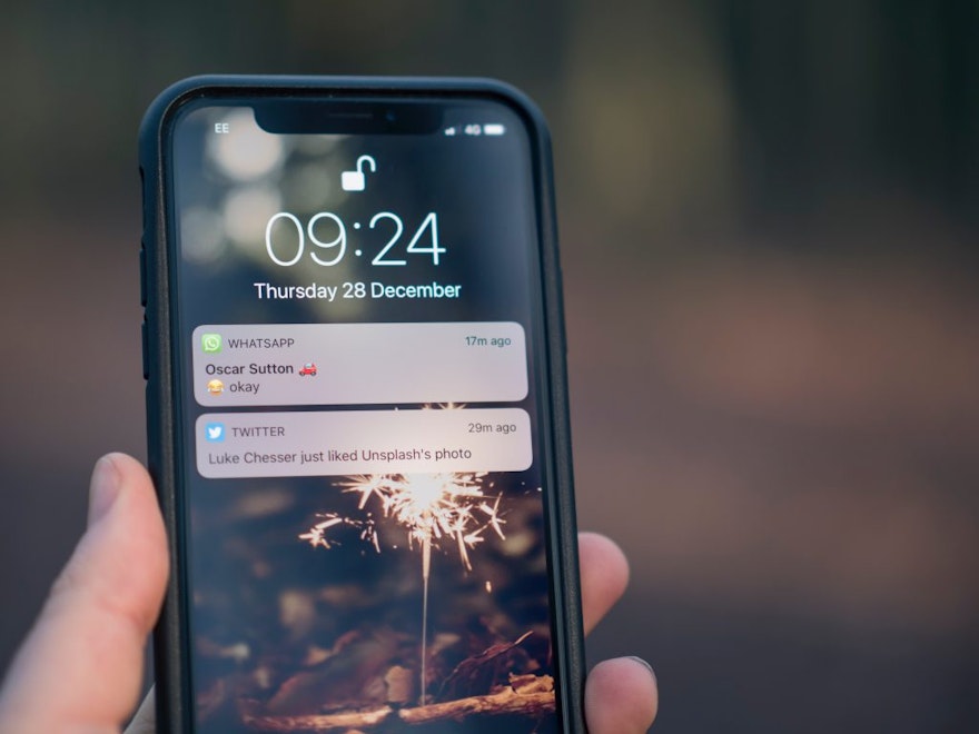Difference between push notifications and SMS text messages
