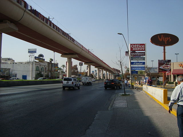 640px-Avenida_Universidad_-_San_Nicolás_de_los_Garza.jpeg