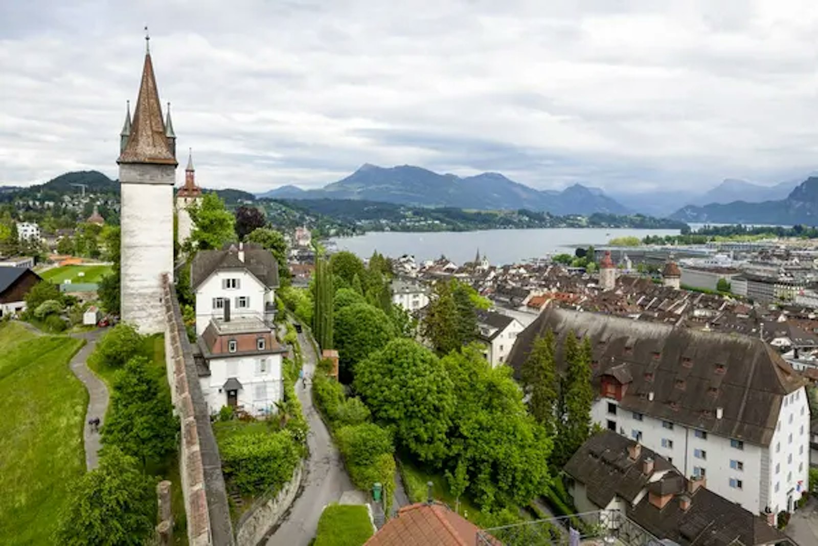 depositphotos_765921330-stock-photo-defensive-wall-wraps-aged-town