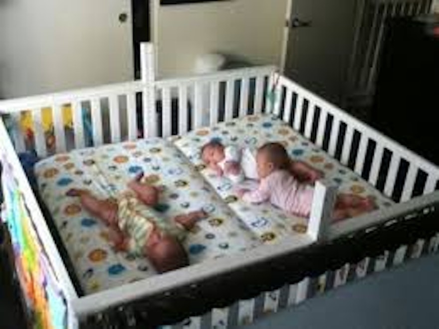 How to Choose a Safe Baby Crib